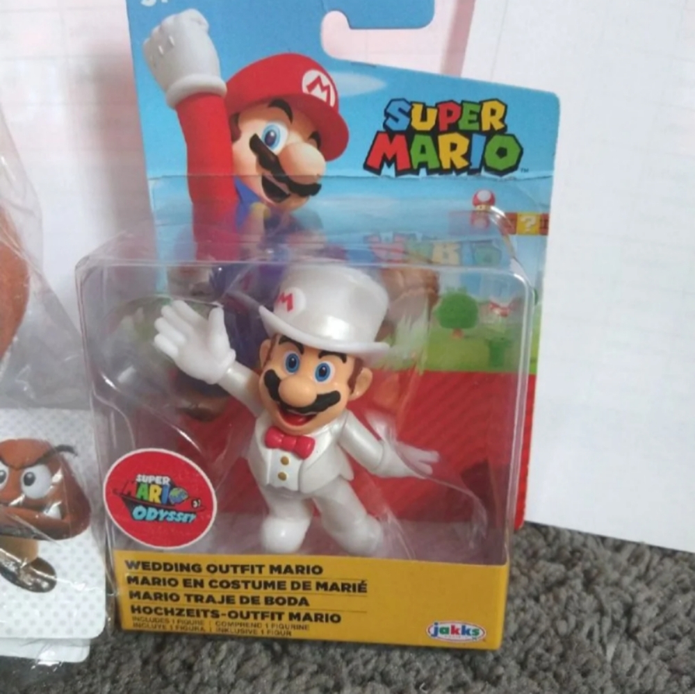 New Mario Figurine